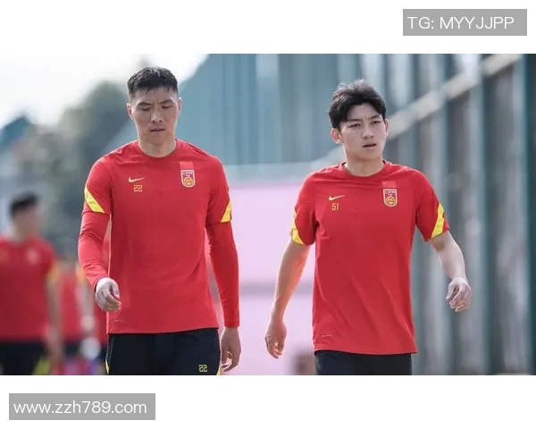 足球明星趣味模仿经典动作引发球迷热议与欢笑 足球明星趣味模仿经典动作引发球迷热议与欢笑